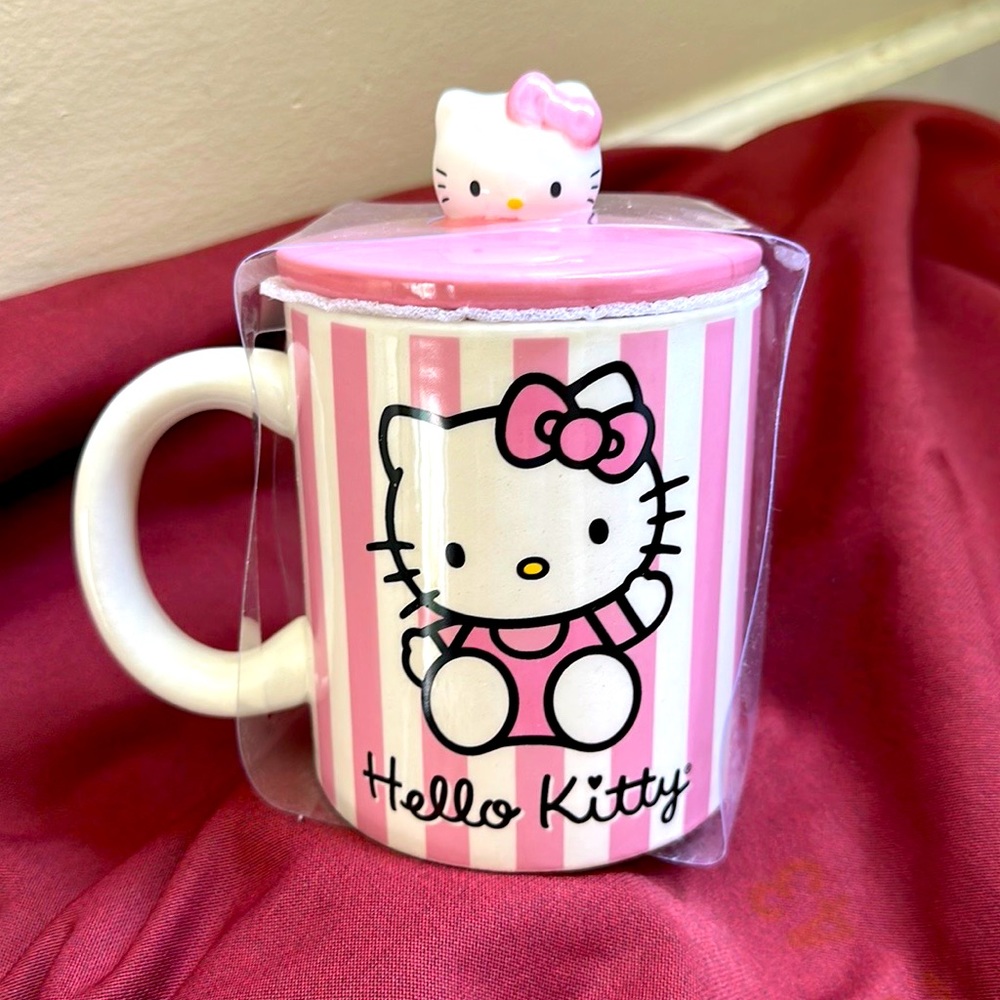 Sanrio Hello Kitty Pink Stripes Ceramic Mug With Lid. Holds 18 Ounces.
